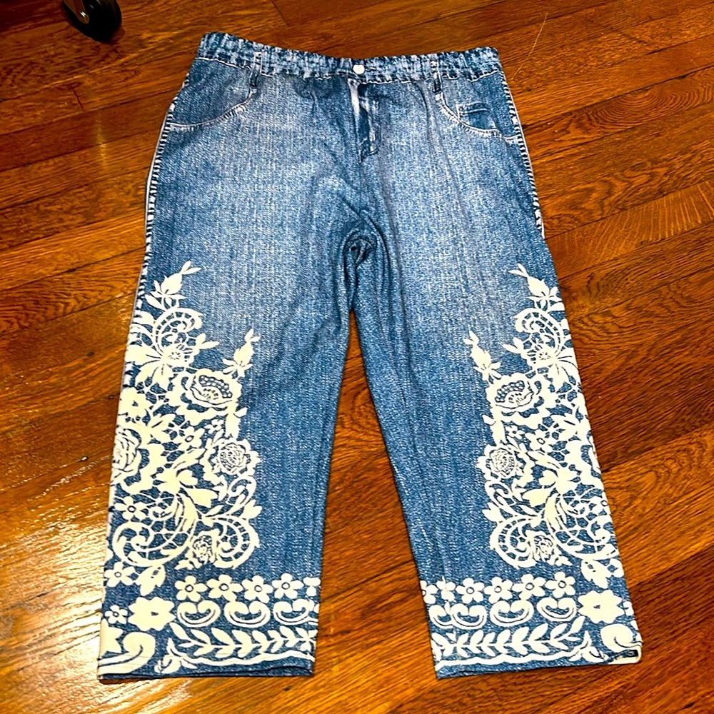 Polyester capris